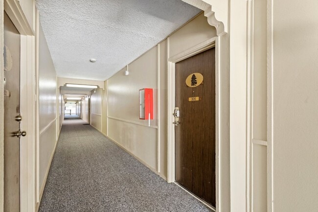 Building Photo - 2 bed / 1 bath - Whispering Pines Condo