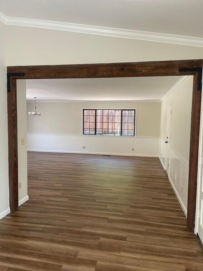 Building Photo - 2462 Wellingham Dr