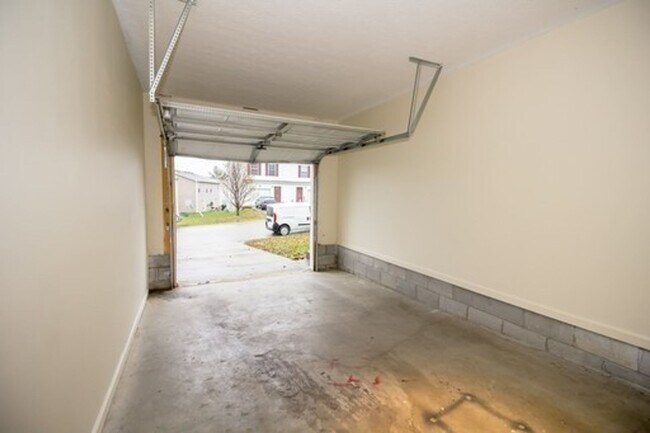 Building Photo - 1416/1418 Creekside