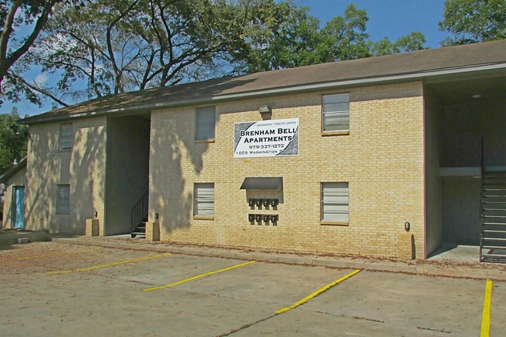 Primary Photo - 1013 Washington St