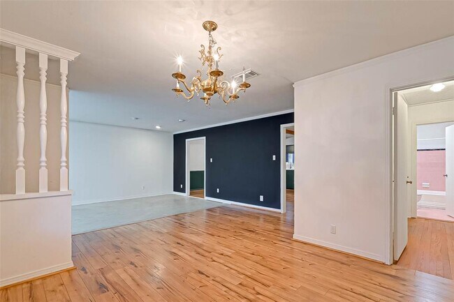 Building Photo - 1130 Nashua St