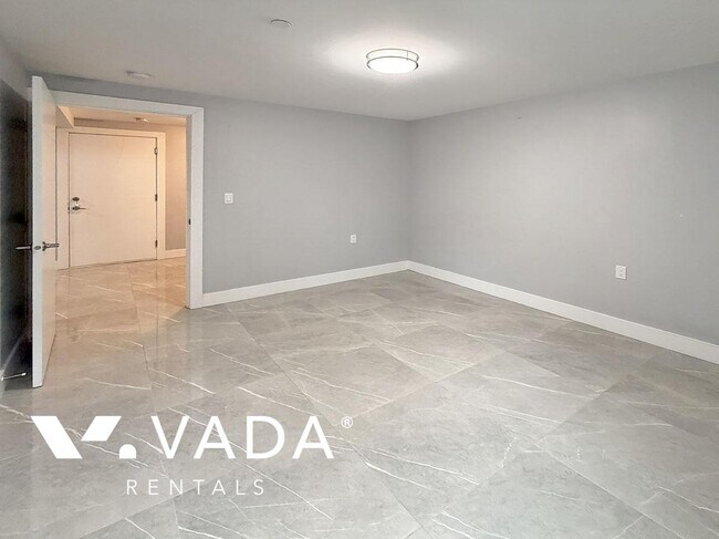 Photo du bâtiment - 3 BR Basement Suite Rental 2-4841 Dumfries St Vancouver: VADA