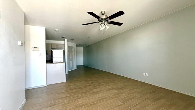 Building Photo - 7610 Rocio Dr
