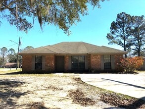 Building Photo - 912 Granger Dr