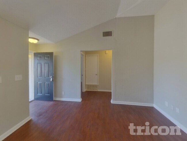 Foto del edificio - 6401 Freedom Ct