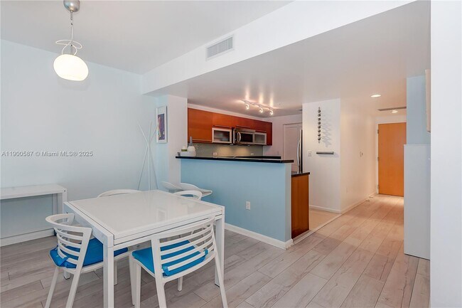 Foto del edificio - 253 NE 2nd St