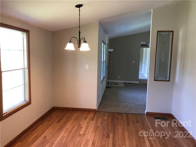 Foto del edificio - 5890 Vesuvius Furnace Rd