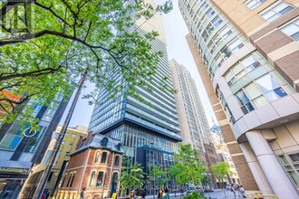 Building Photo - 15 Grenville St