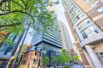 Building Photo - 15 Grenville St