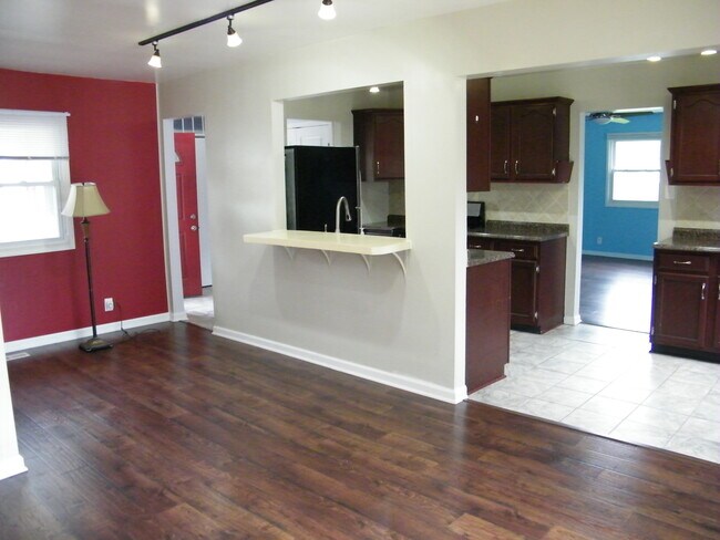 Comedor - 108 Mellbrook Rd