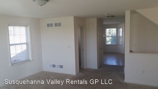 Building Photo - 3 br, 2.5 bath House - 303 Mercury Dr