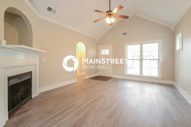 Foto del edificio - 3 Bedroom Pet-Friendly Home in Calera, AL with Main Street Renewal