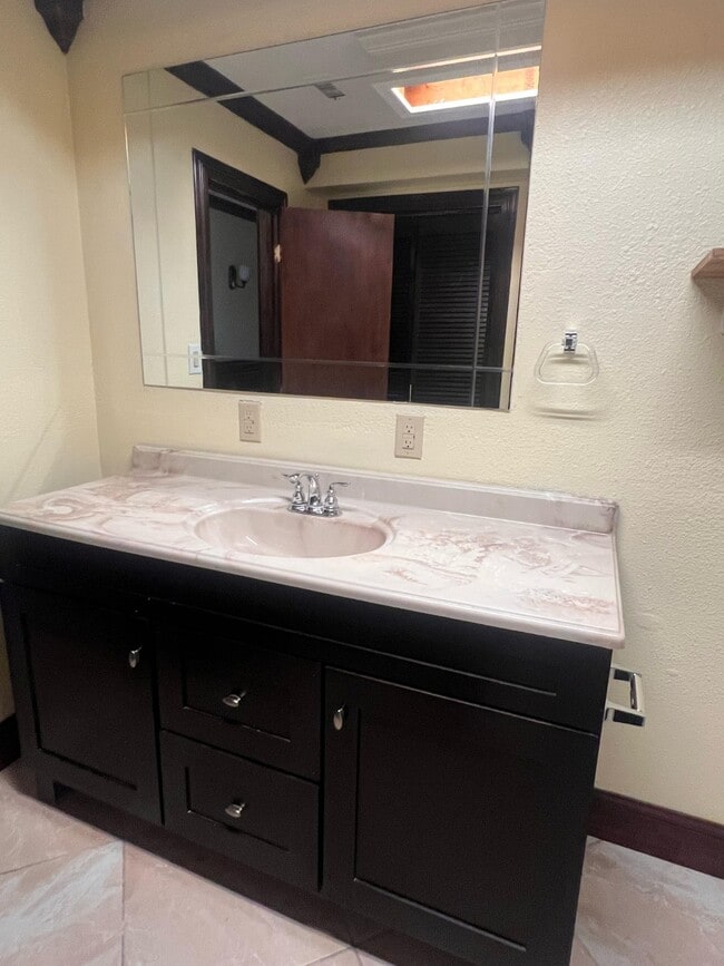 Foto del edificio - 13013 Columbine Ln