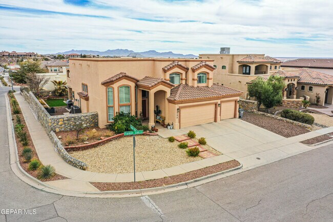 Foto del edificio - 6300 Franklin Trail Drive