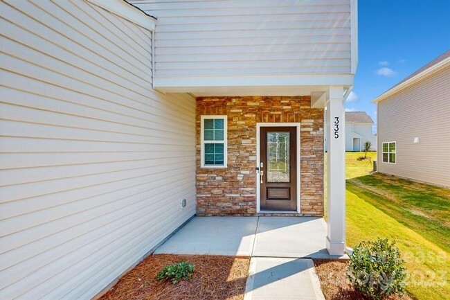 Building Photo - 335 Kennerly Center Dr