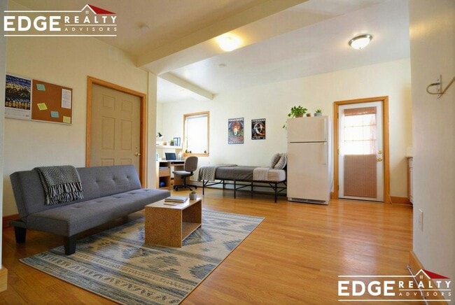 Building Photo - 46 Gardner St