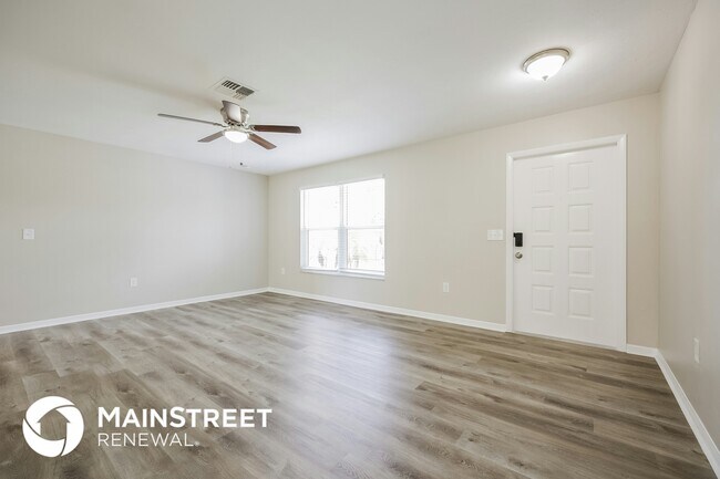 Building Photo - 2016 SE 9th Terrace