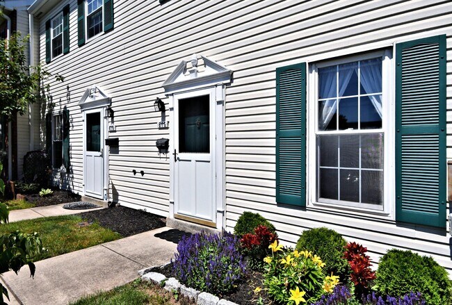 Foto del edificio - 615 Piedmont Ct