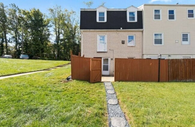 Building Photo - Kettering Townhouse Condominiums