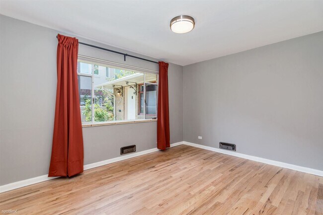 Building Photo - 2 br, 1 bath Duplex - 237 Madison Street