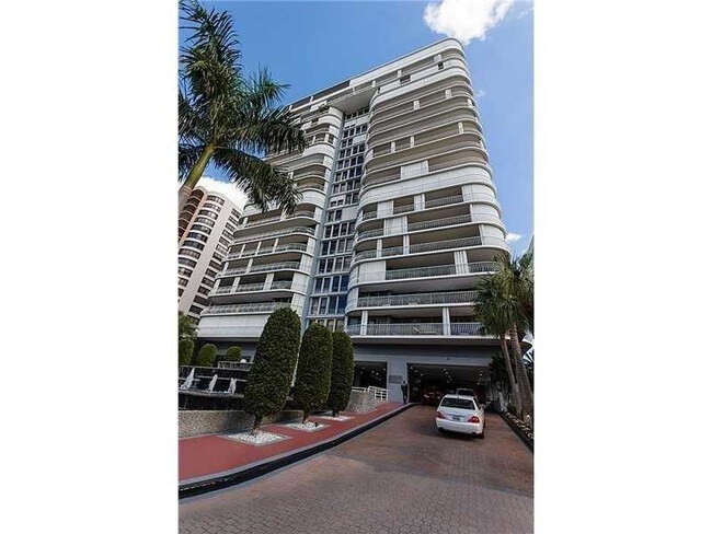 Building Photo - 10155 Collins Ave