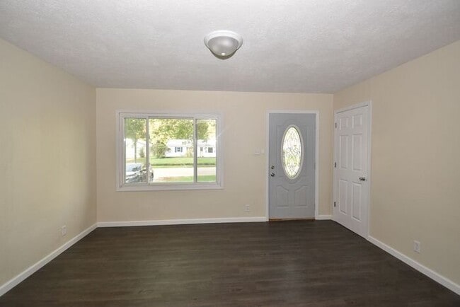 Foto del edificio - Elkhart North West- 3 bedroom ranch with d...