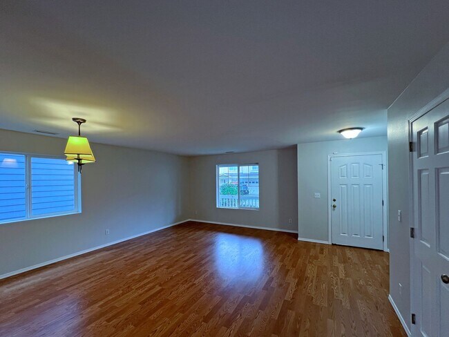 Building Photo - Beautiful 2,420 SF 4 BR/2.5 Bath Home with...