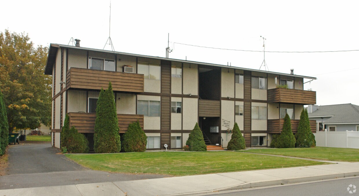 Primary Photo - 219 N University Rd