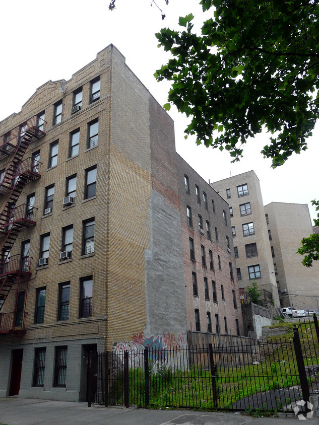 Building Photo - 241 E Mosholu Pky