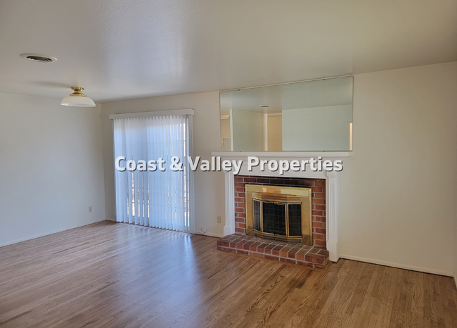 Building Photo - FOR RENT: 3BD HOUSE IN SALINAS