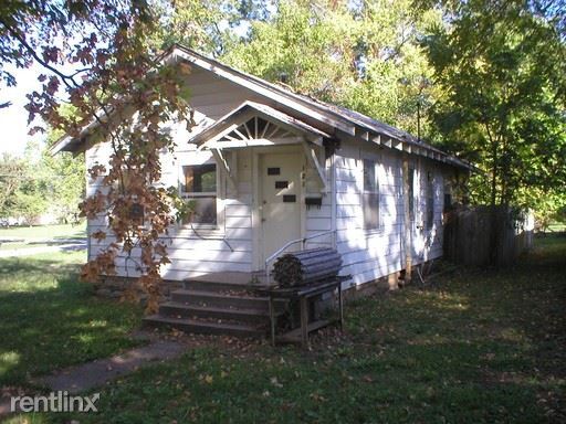 Primary Photo - 2 br, 1 bath House - 121 Martin St.