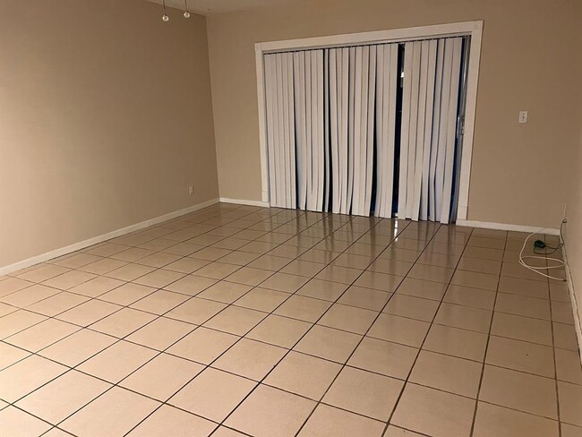 Building Photo - 8317 Royal Palm Blvd