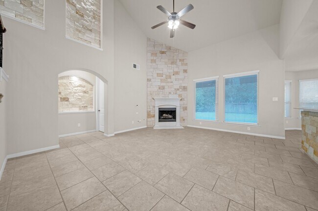 Foto del edificio - 323 Kinderwood Trail