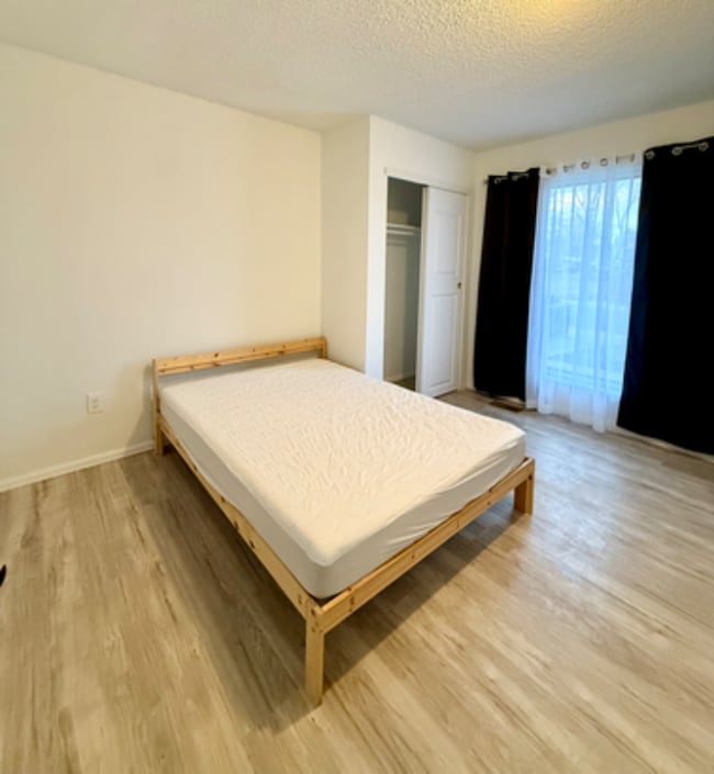 Photo - 2708 W 98th Dr House