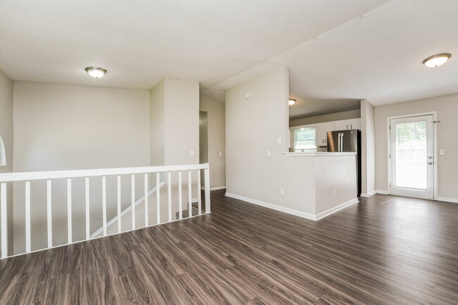 Building Photo - 2098 Drake Ct