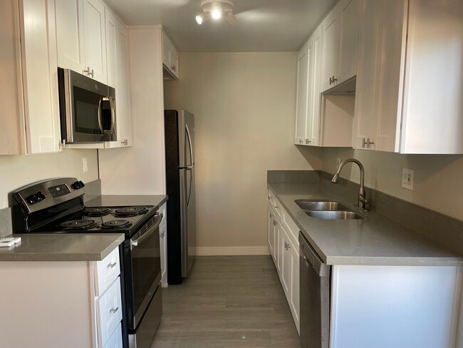 Building Photo - 1830 Federal Ave