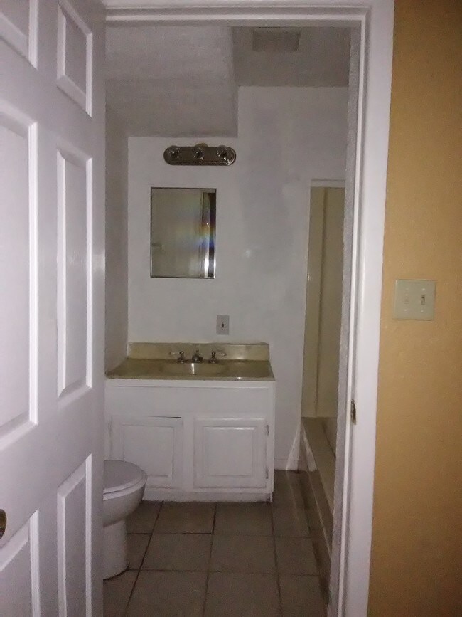 Foto del edificio - 1724 Laurie St