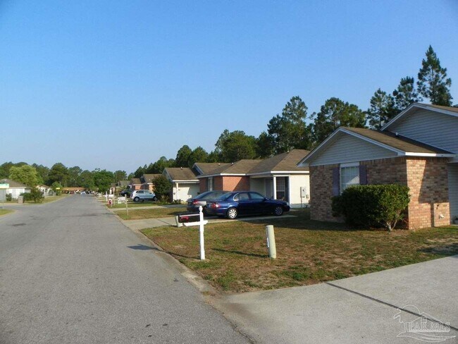 Foto del edificio - 8931 Forest Oak Dr