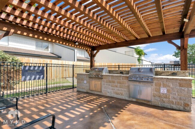 Foto del edificio - 3241 62nd St