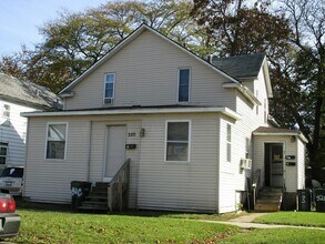 Building Photo - 320 E 8th St