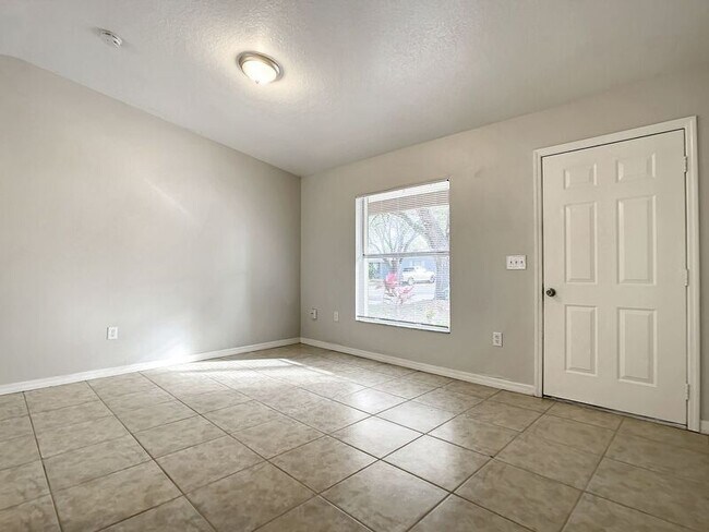 Building Photo - 100 Lindsey Way