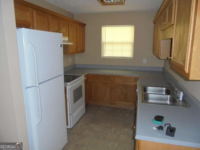 Building Photo - 2039 Faith Cove