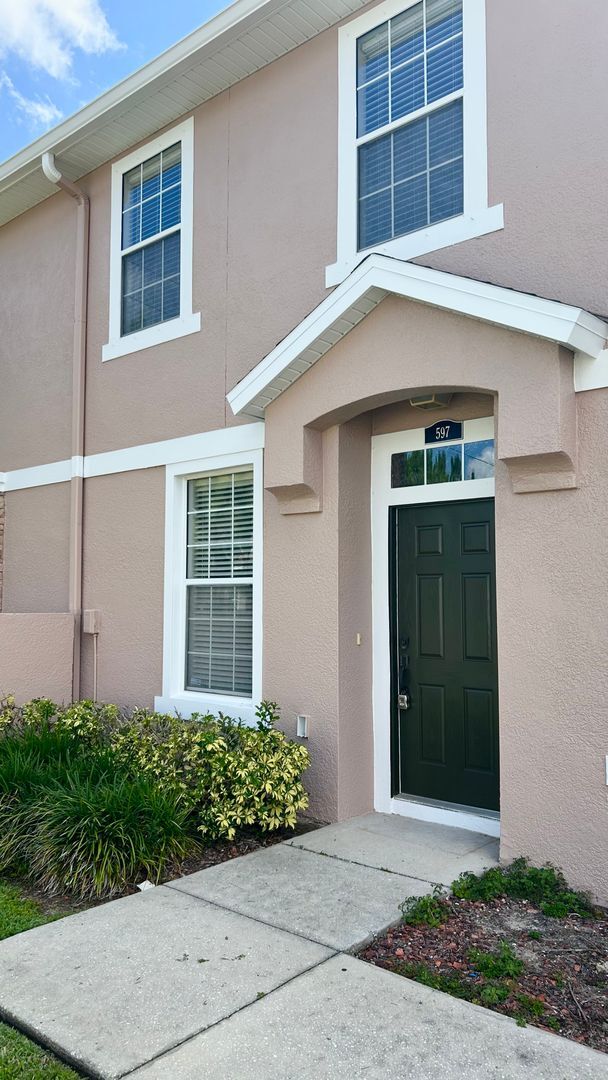 Building Photo - 3 bedroom, 2.5 bath, 2 car garage in a Qui...