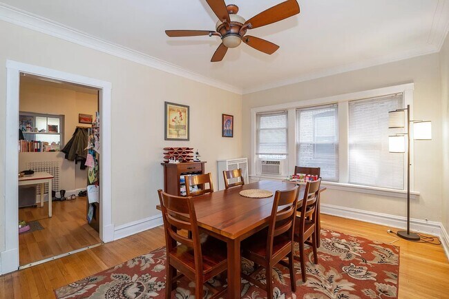 Foto del edificio - 2754 W Giddings St