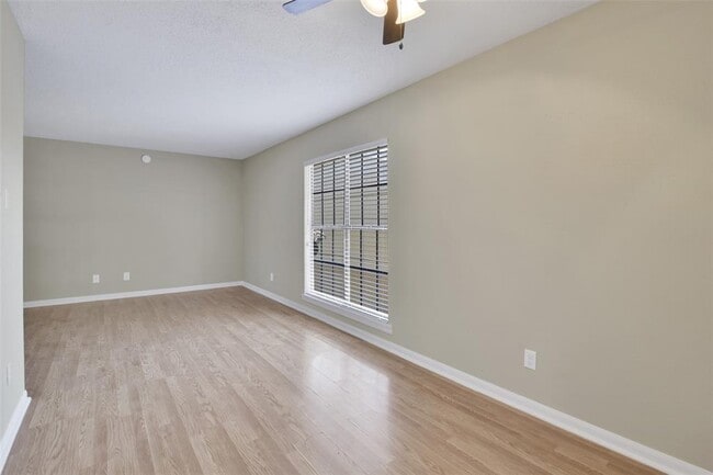 Building Photo - 1300 Baker Ave