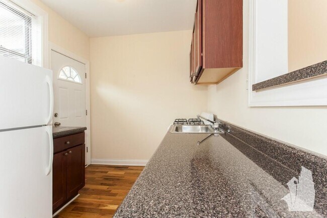 Foto del edificio - 1424 W Byron St