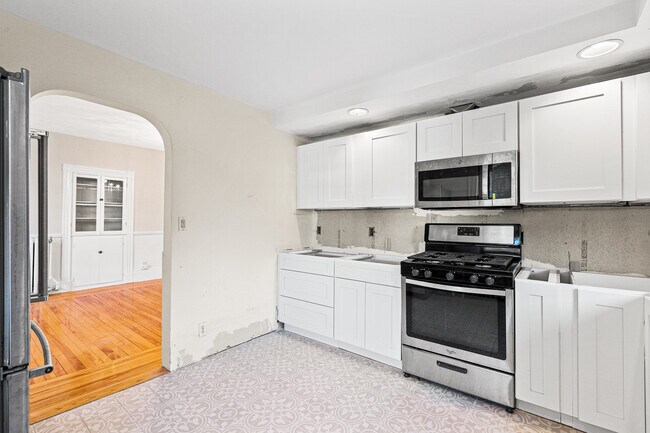 Kitchen - 752 Franklin St