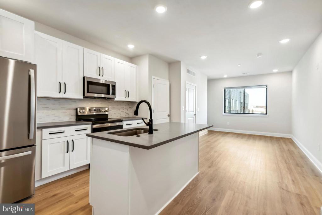 Foto principal - 2157 E Lehigh Ave