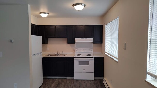 Interior Photo - East Knoll Apartments (Renewed Investments II LLC)