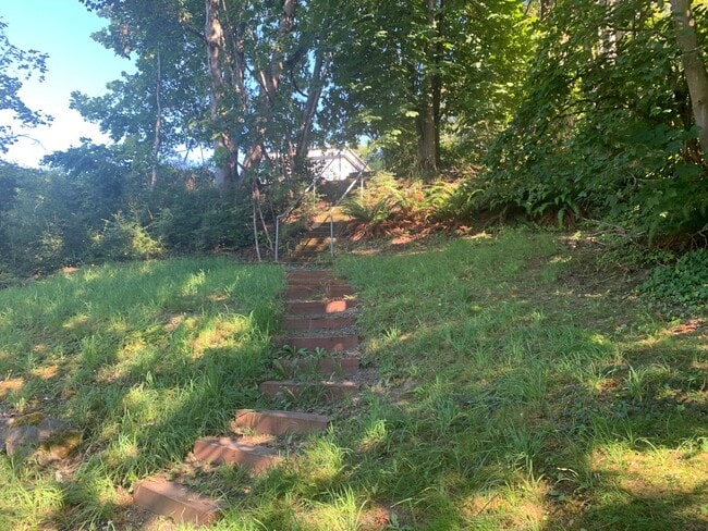 Building Photo - 3 Bed, 1 Bath, Close to WWU -